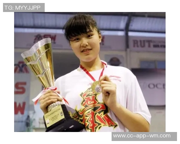 佩奇女友阿奇福德荣登SLAM杂志封面明年将征战WNBA 佩奇女友阿奇福德荣登SLAM杂志封面明年将征战WNBA